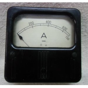 画像: 北九州線　1000形　角型電圧計