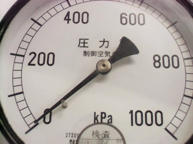 画像: 圧力計　「制御空気ダメ」　１０００kpa