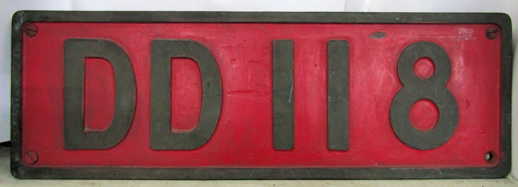 画像1: ナンバープレート「DD１１８」（製造銘板付き）